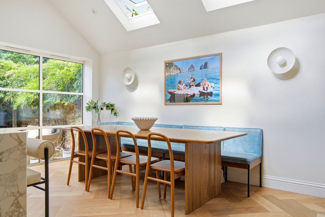 House in Datchet, England 4 - 18350895