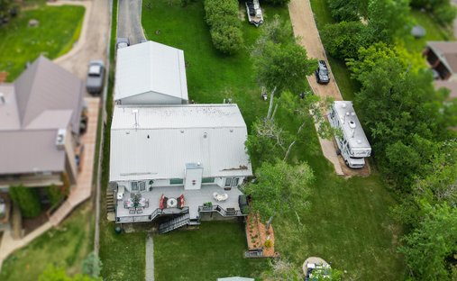 House in Bentley, Alberta, Canada 1
