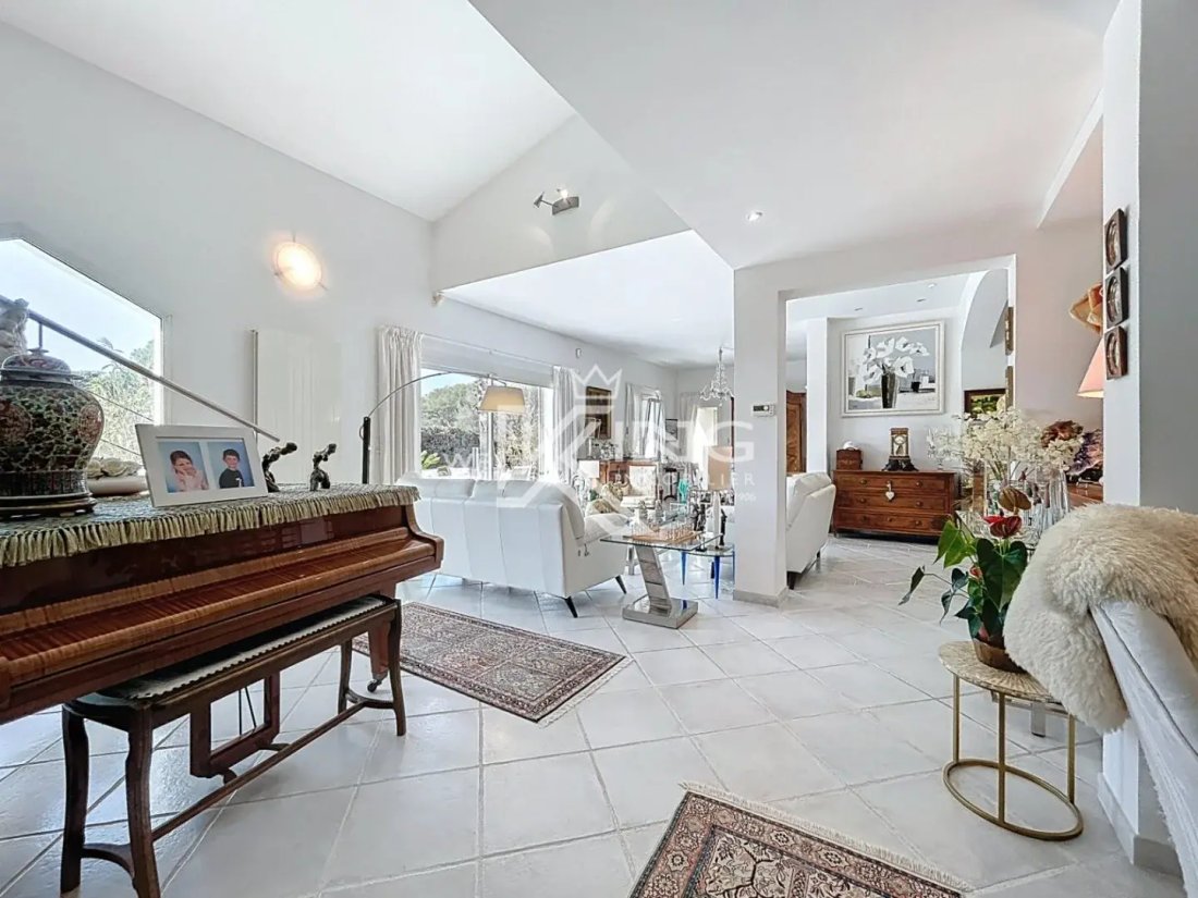 Villa in Le Dramont-Agay-Anthéor-Le Trayas, Saint-Raphaël, France 5 - 17369856