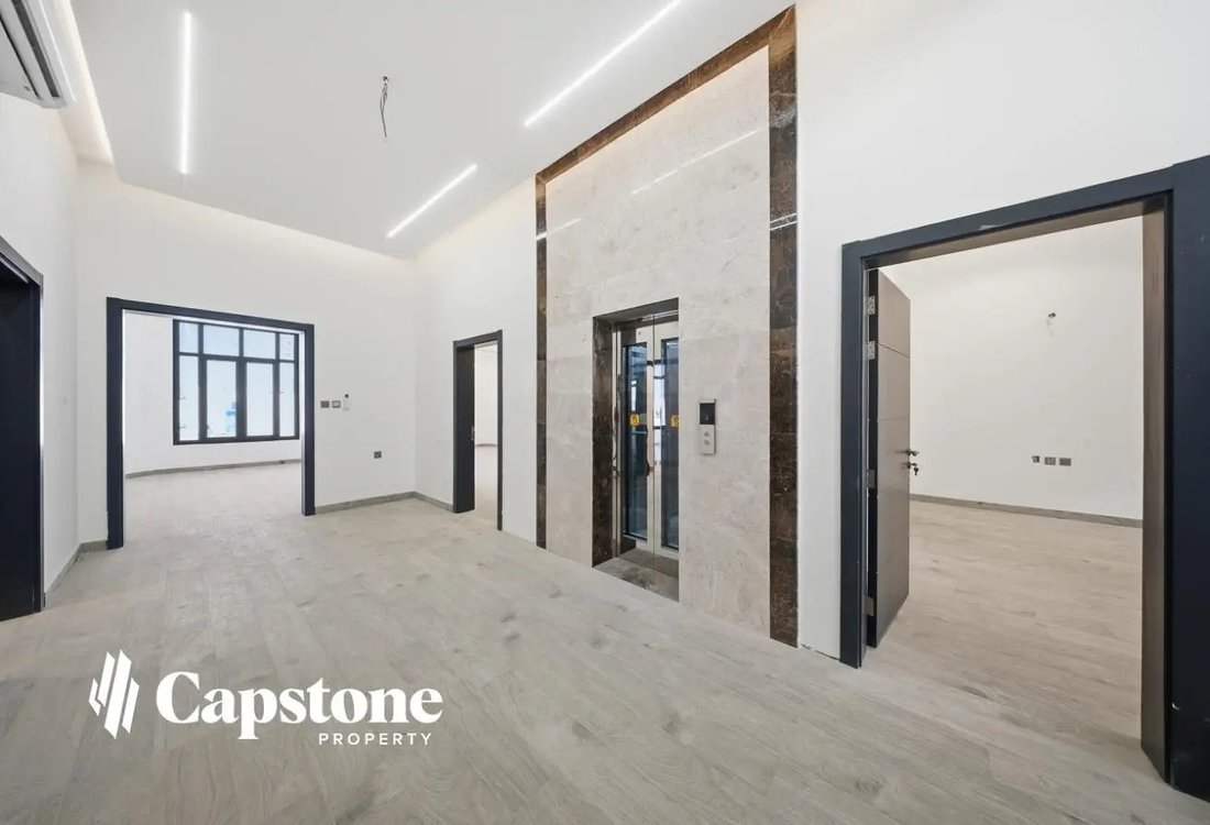Villa in United Arab Emirates 3 - 18100679