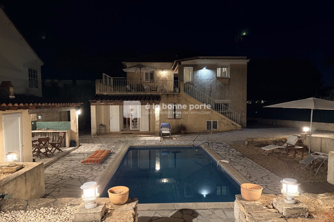 Villa in Saint-Cyr-sur-Mer, Provence-Alpes-Côte d'Azur, France 3 - 17368045