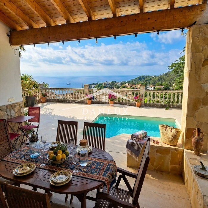 Chalet in Tossa de Mar, Catalonia, Spain 3 - 18351473