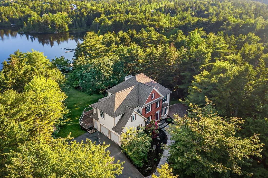 House in Hammonds Plains, Nova Scotia, Canada 1 - 18352077
