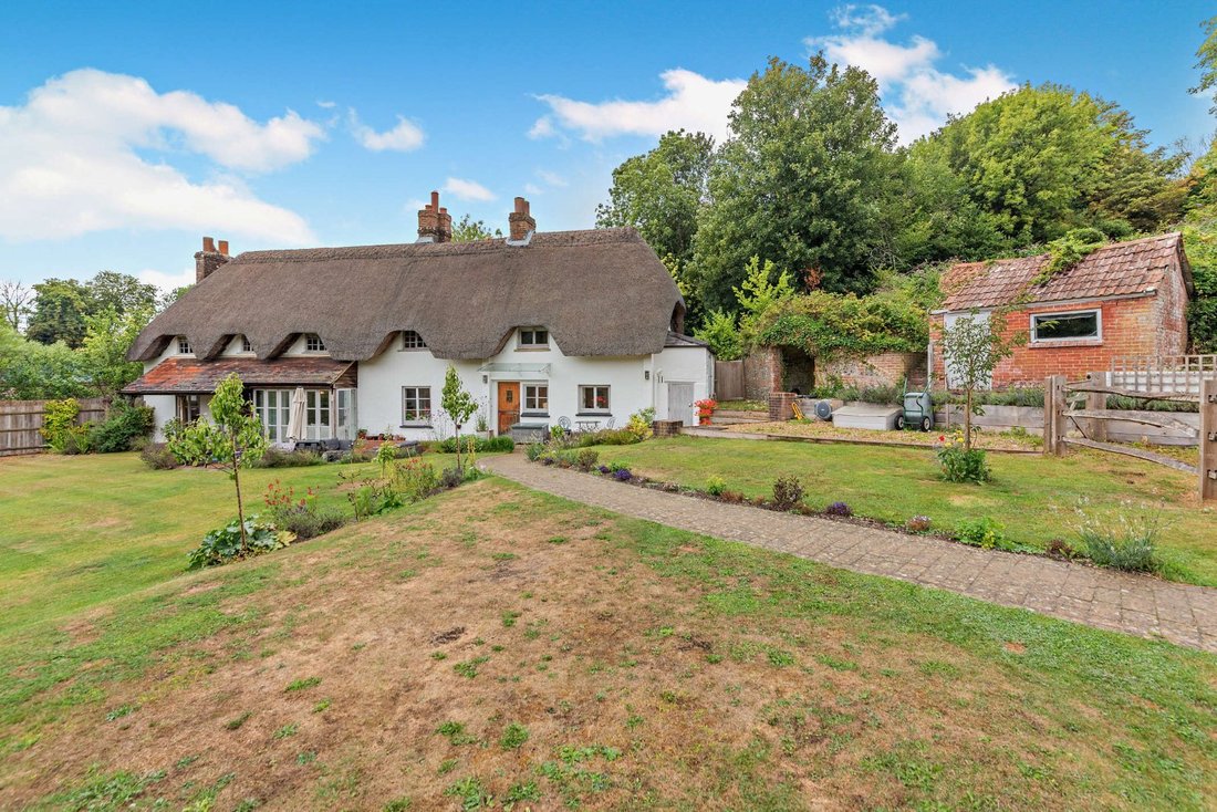 House in Leckford, England 1 - 17373256
