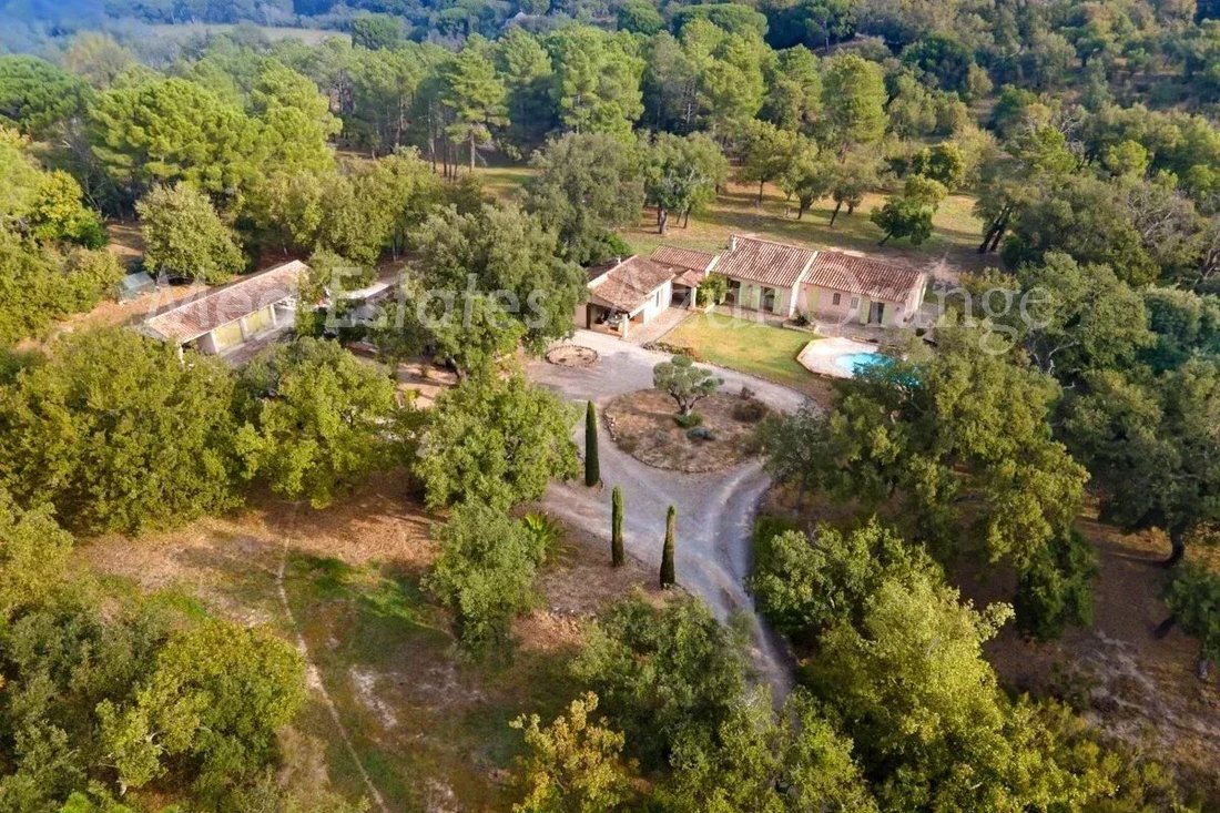 Villa in Le Plan-de-la-Tour, Provence-Alpes-Côte d'Azur, France 2 - 16501766