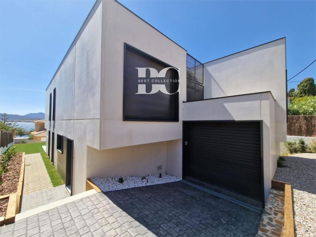 Chalet in Llanca, Catalonia, Spain 3 - 18351169