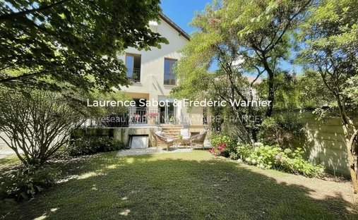 House in Plateau-Mont Valérien, Rueil-Malmaison, France 1