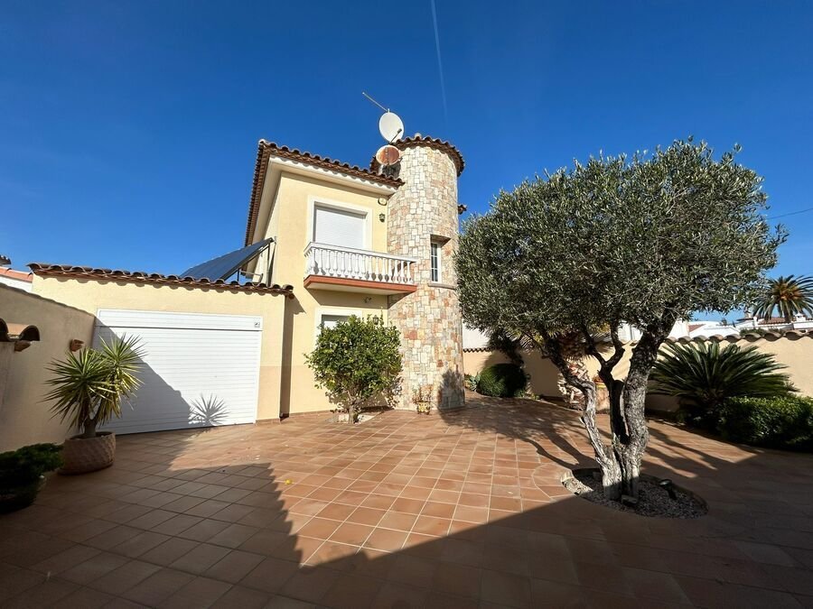 House in Empuriabrava, Catalonia, Spain 3 - 18352263