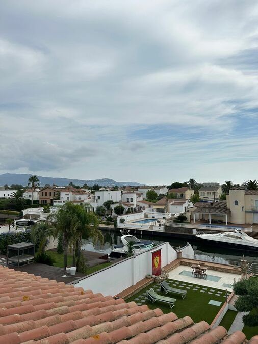 Villa in Empuriabrava, Catalonia, Spain 2 - 18351251