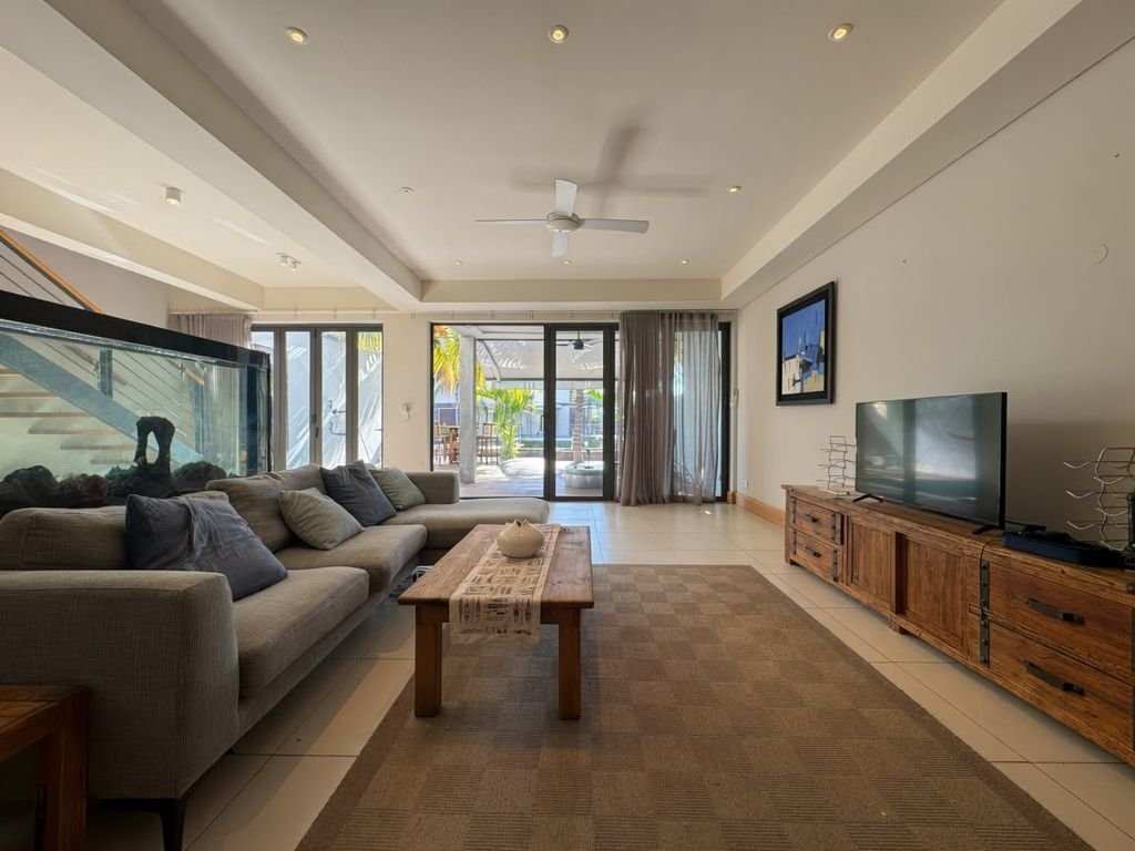 Townhouse in Grande Riviere Noire, Rivière Noire District, Mauritius 4 - 18350909