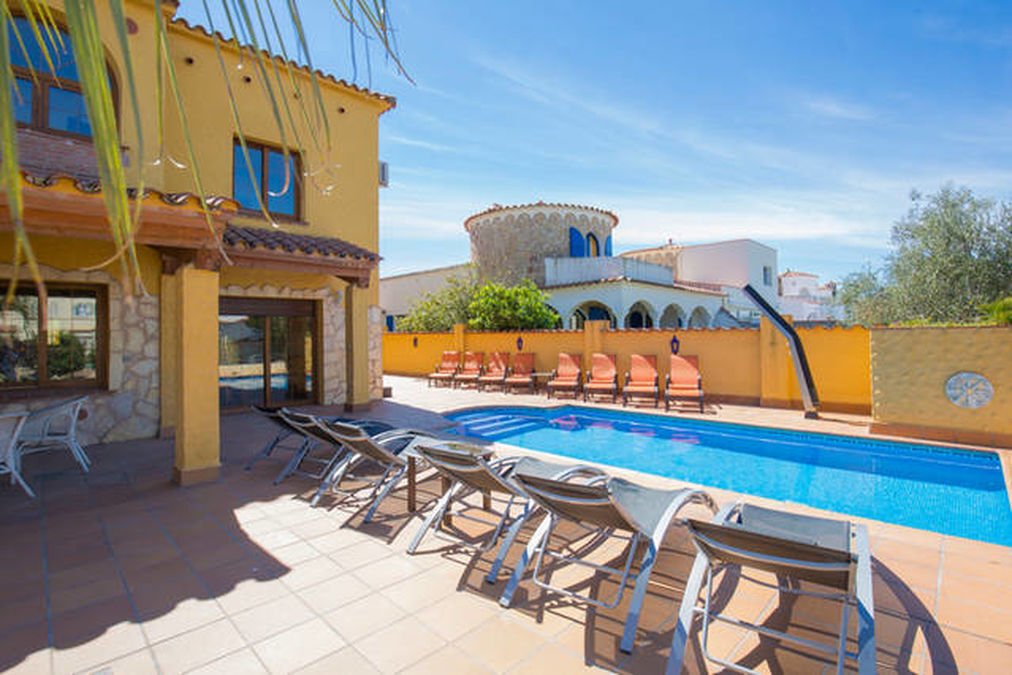 Villa in Empuriabrava, Catalonia, Spain 5 - 18351333