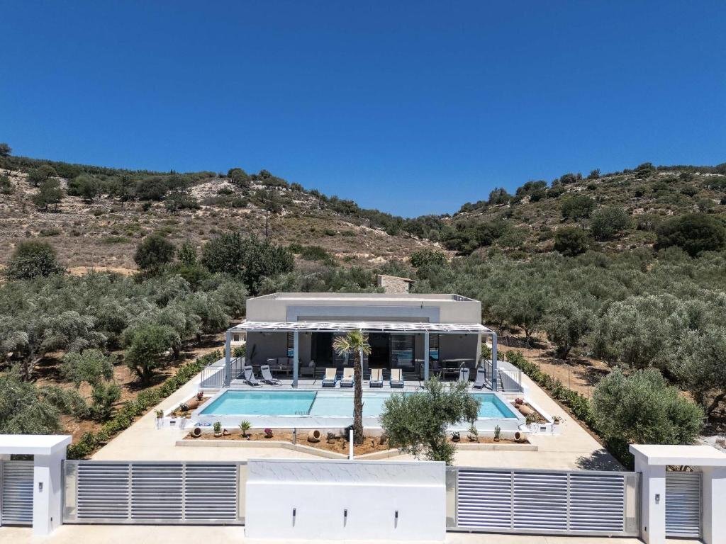 Villa in Milopotamos, Greece 5 - 18350969