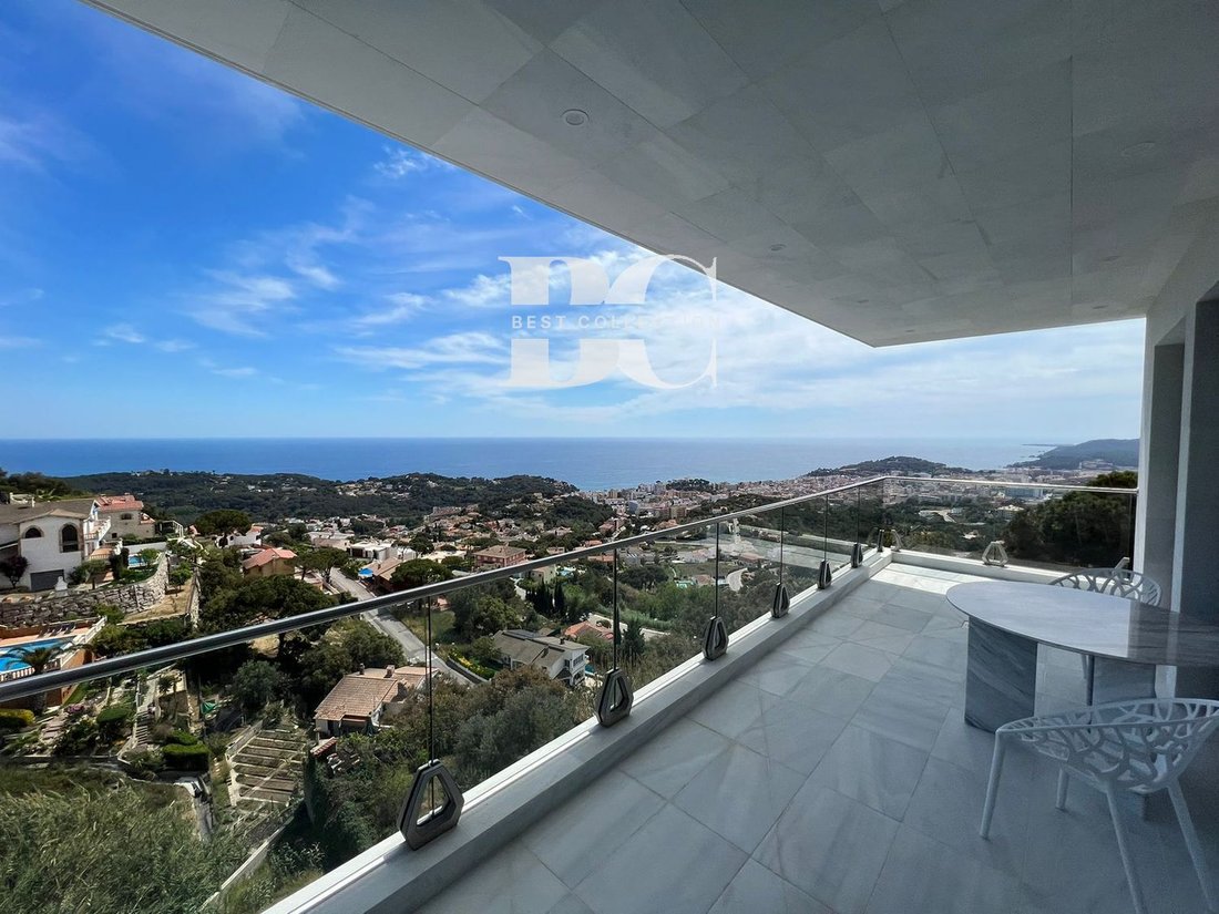 Chalet in Lloret de Mar, Catalonia, Spain 4 - 18351264