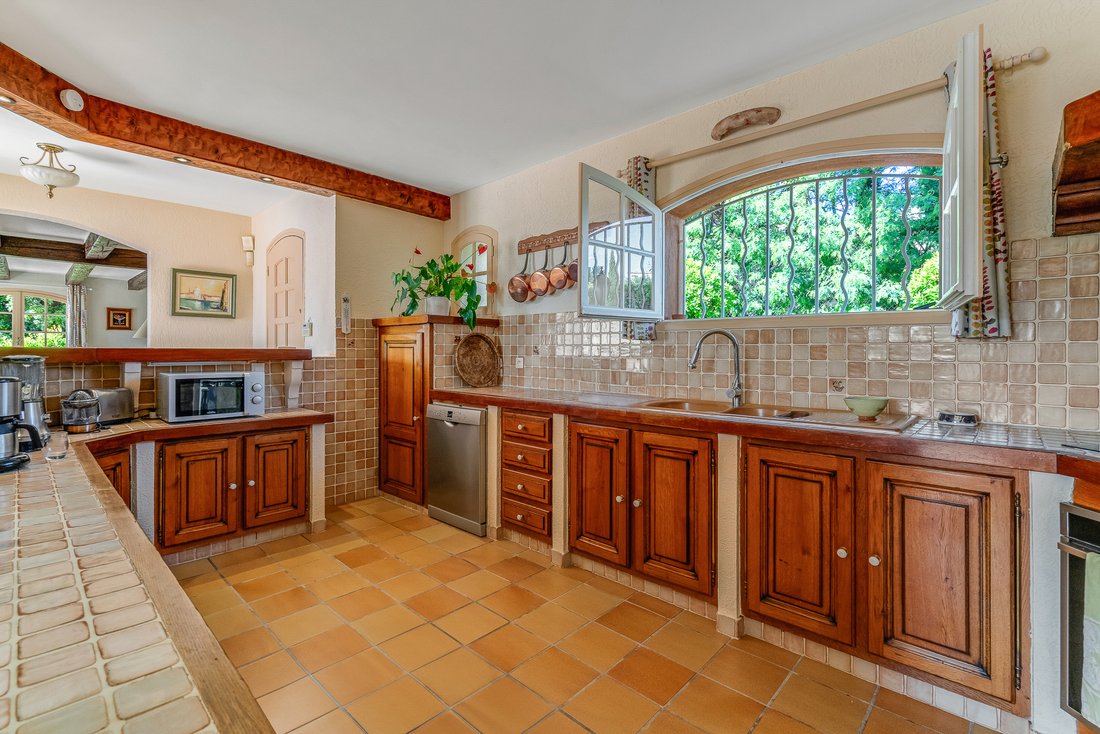 House in Roquebrune-sur-Argens, Provence-Alpes-Côte d'Azur, France 4 - 18350983