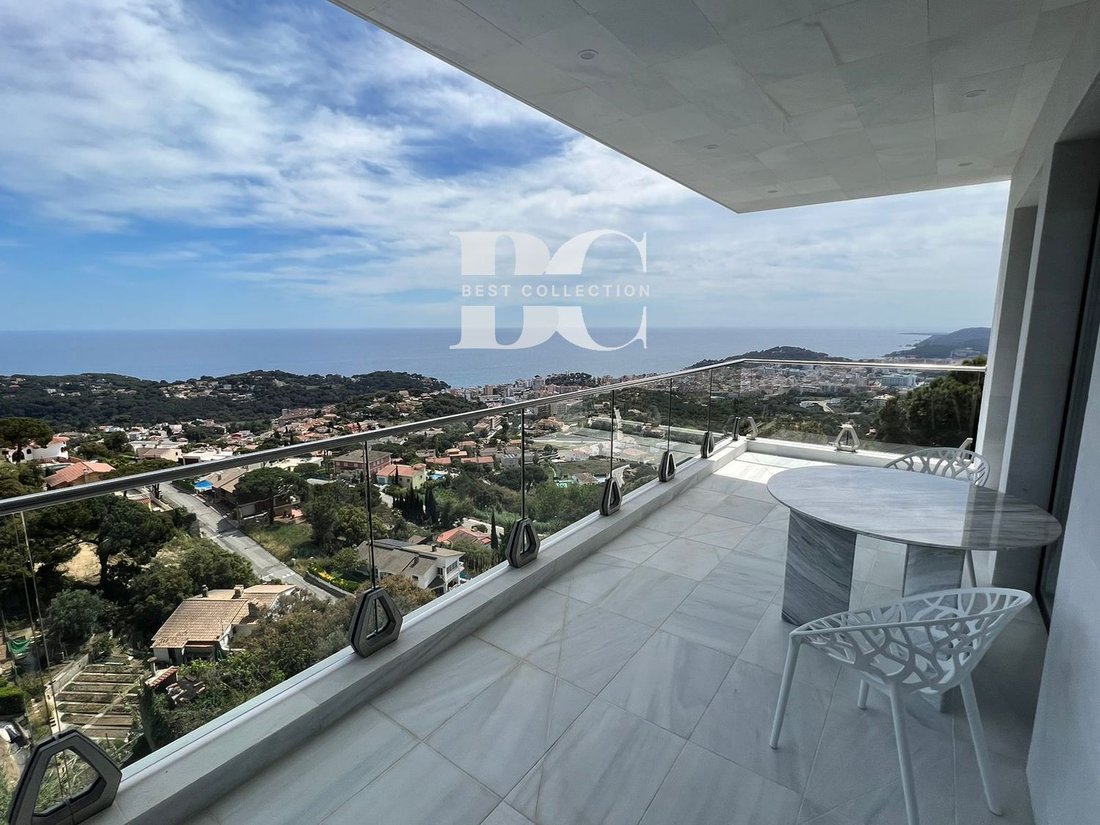 Chalet in Lloret de Mar, Catalonia, Spain 1 - 18351264
