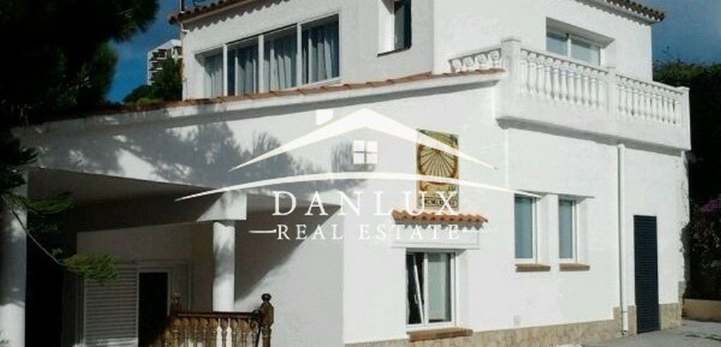 Chalet in Lloret de Mar, Catalonia, Spain 2 - 18351246
