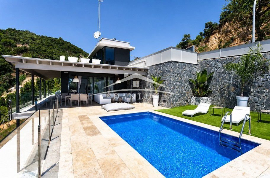 Chalet in Tossa de Mar, Catalonia, Spain 2 - 18351336