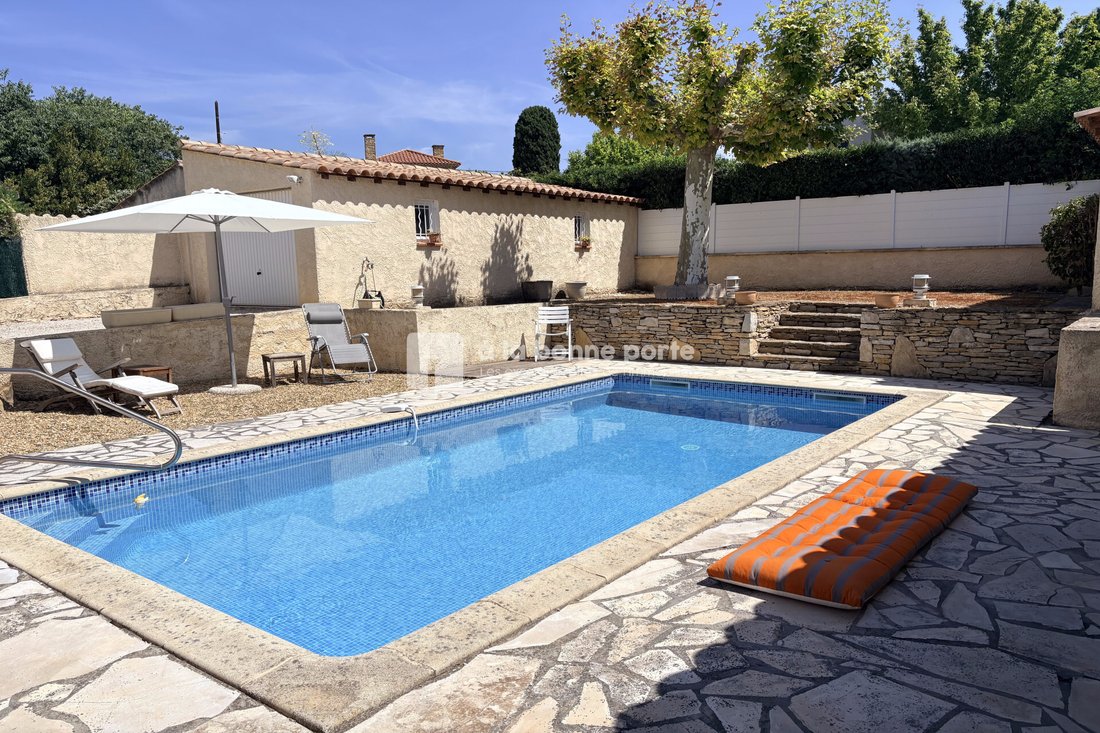 Villa in Saint-Cyr-sur-Mer, Provence-Alpes-Côte d'Azur, France 1 - 17368045