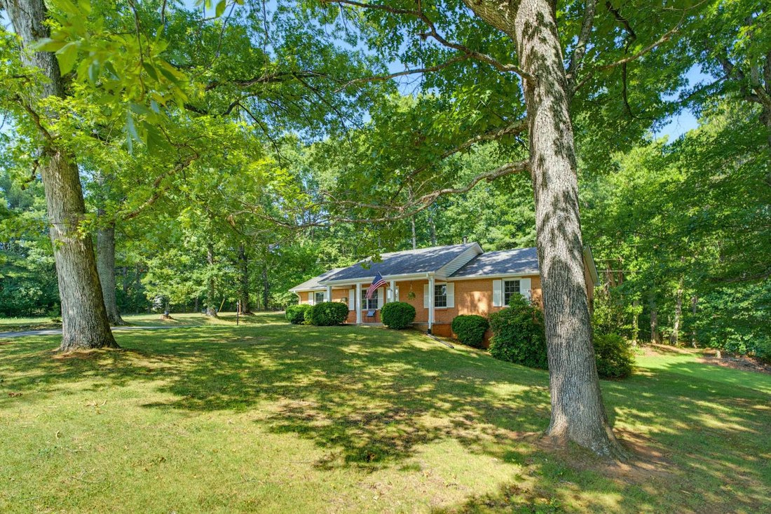 House in Charlottesville, Virginia, United States 4 - 18353644