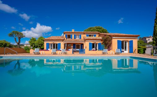 House in Roquebrune-sur-Argens, Provence-Alpes-Côte d'Azur, France 1