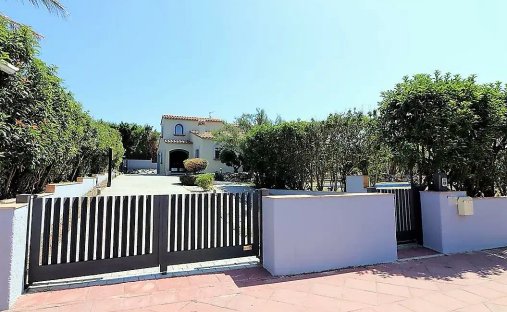 Villa in Peralada, Catalonia, Spain 1