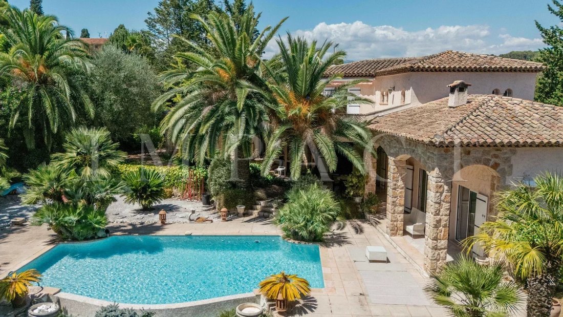 Villa in Mougins, Provence-Alpes-Côte d'Azur, France 1 - 15945993