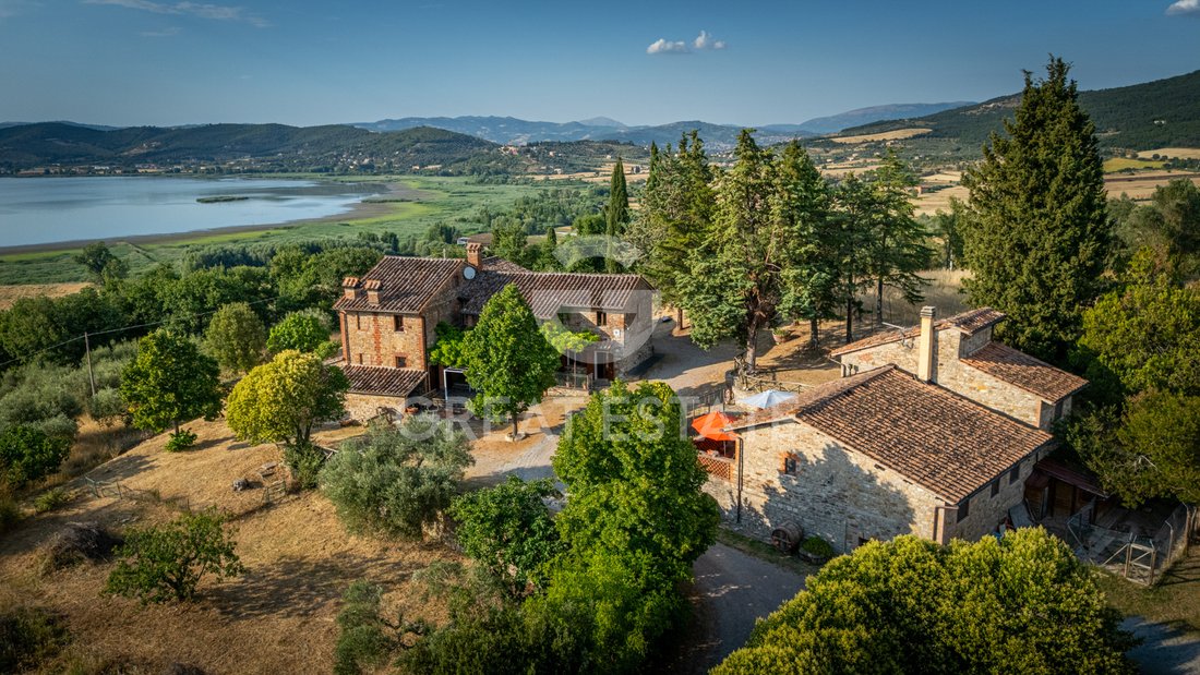 Estate in Magione, Umbria, Italy 4 - 18354439