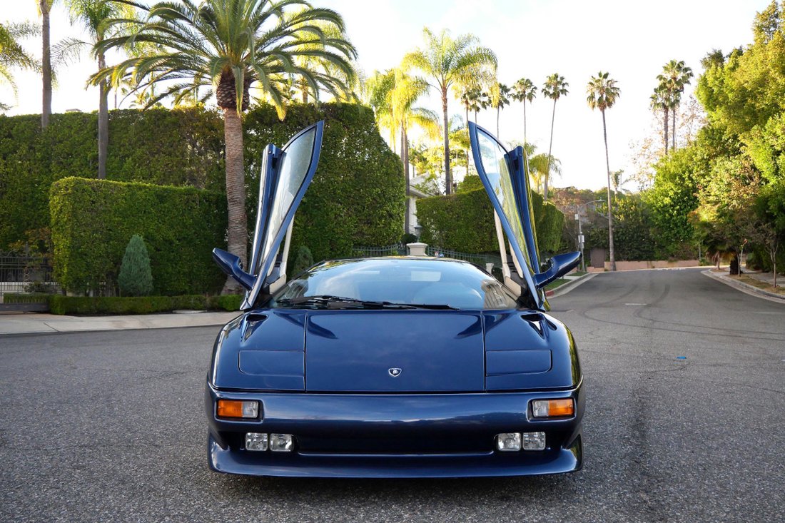Coupe in West Hollywood, CA, United States 4 - 18353170