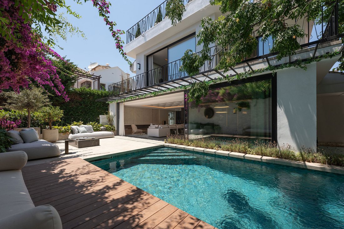 Villa in Golden Mile, Andalusia, Spain 3 - 18356206