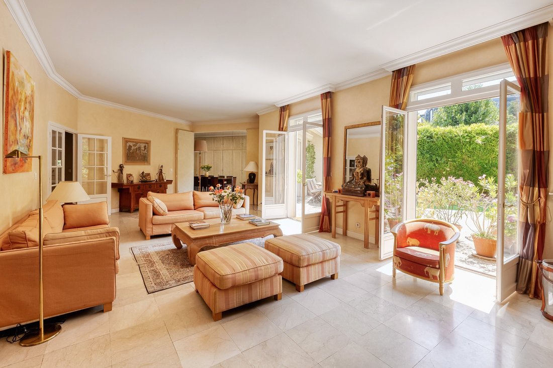 House in Saint-Cloud, Ile-de-France, France 2 - 18286558