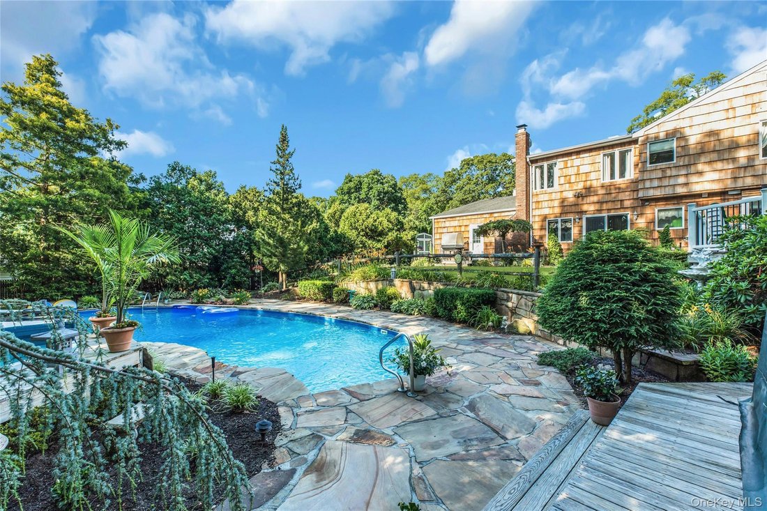House in Lake Grove, New York, United States 5 - 18355536