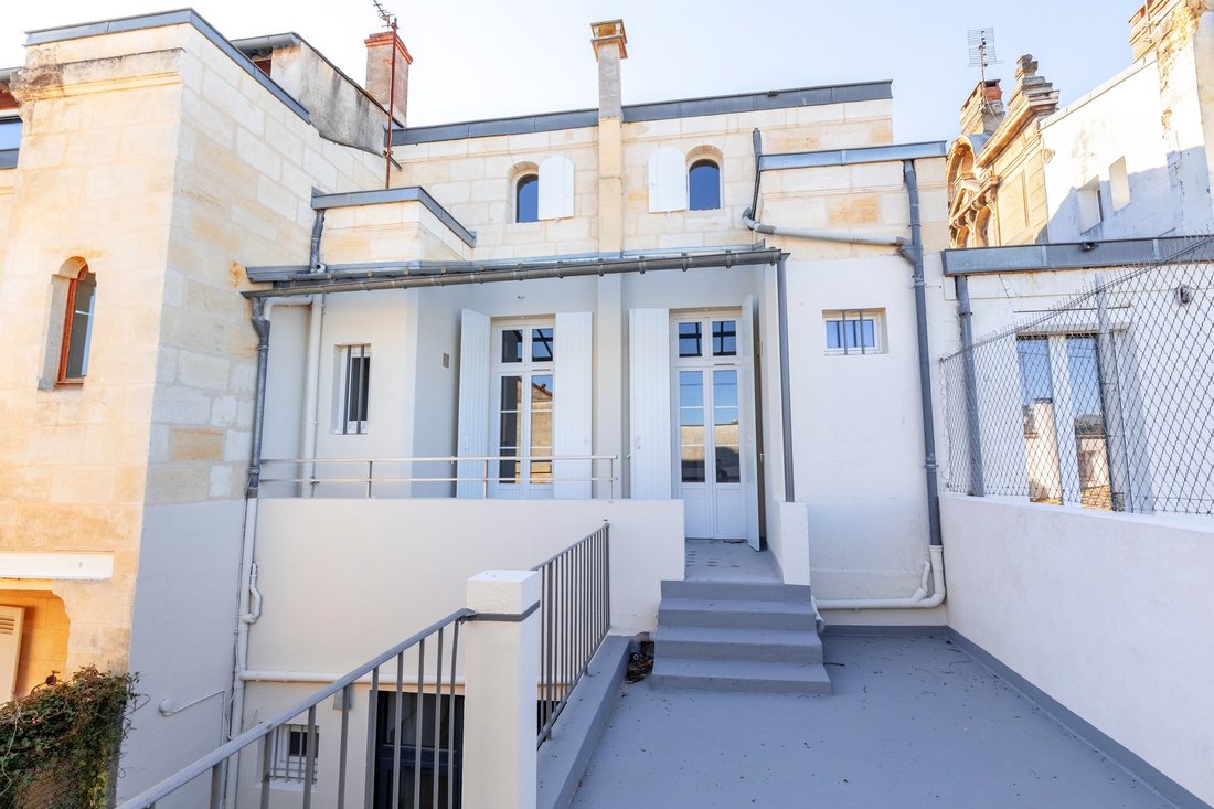 Casa a Hôtel de Ville-Quinconce-Saint Seurin-Fondaudège, Bordeaux, Francia 2 - 18355432