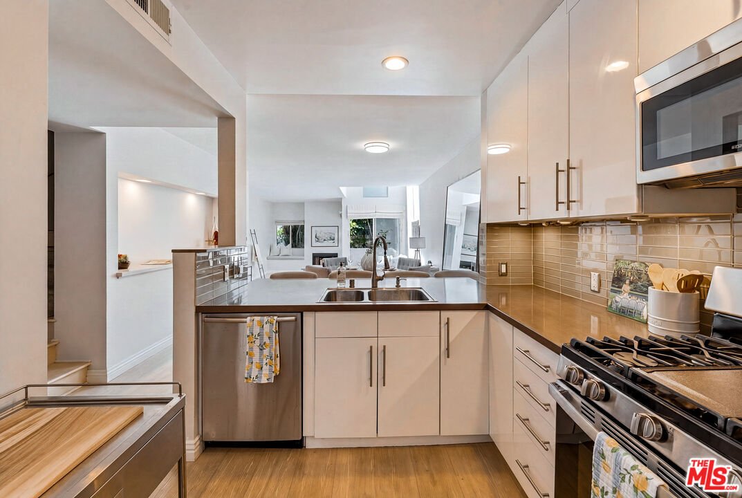 Condo in Los Angeles, California, United States 4 - 18355510