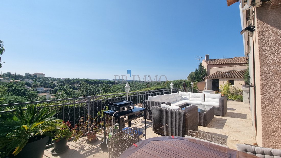 Villa in Exterieurs, Frejus, France 3 - 18355453