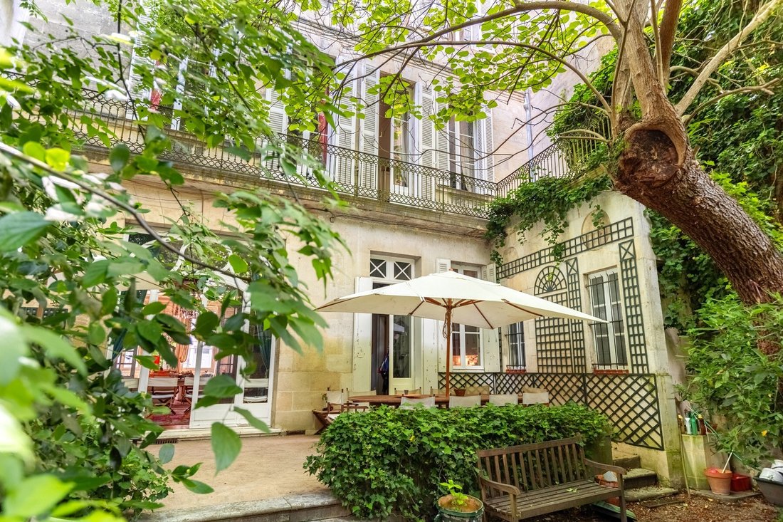 House in Hôtel de Ville-Quinconce-Saint Seurin-Fondaudège, Bordeaux, France 1 - 18355444