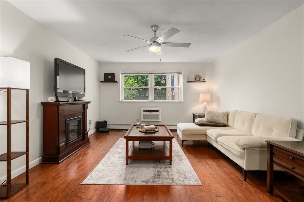 House in Boston, Massachusetts, United States 4 - 18355548