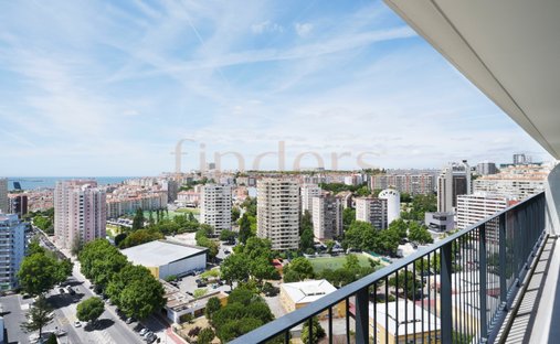 Penthouse in Alges, Lisbon, Portugal 1
