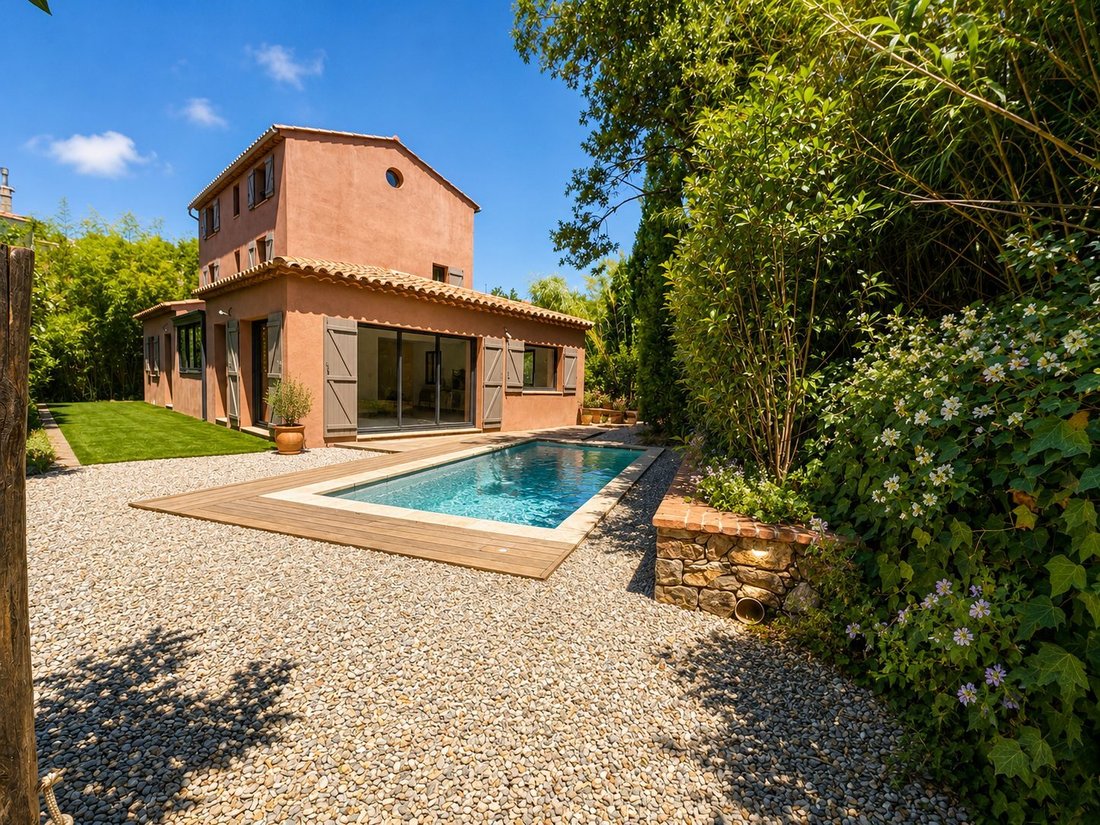 Villa in Aguillon, Toulon, France 1 - 17699926