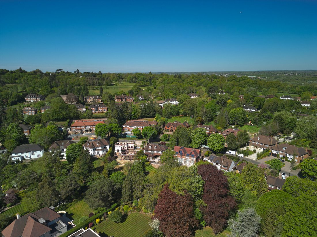 House in Ducks Hill, Hillingdon, England 4 - 18358401