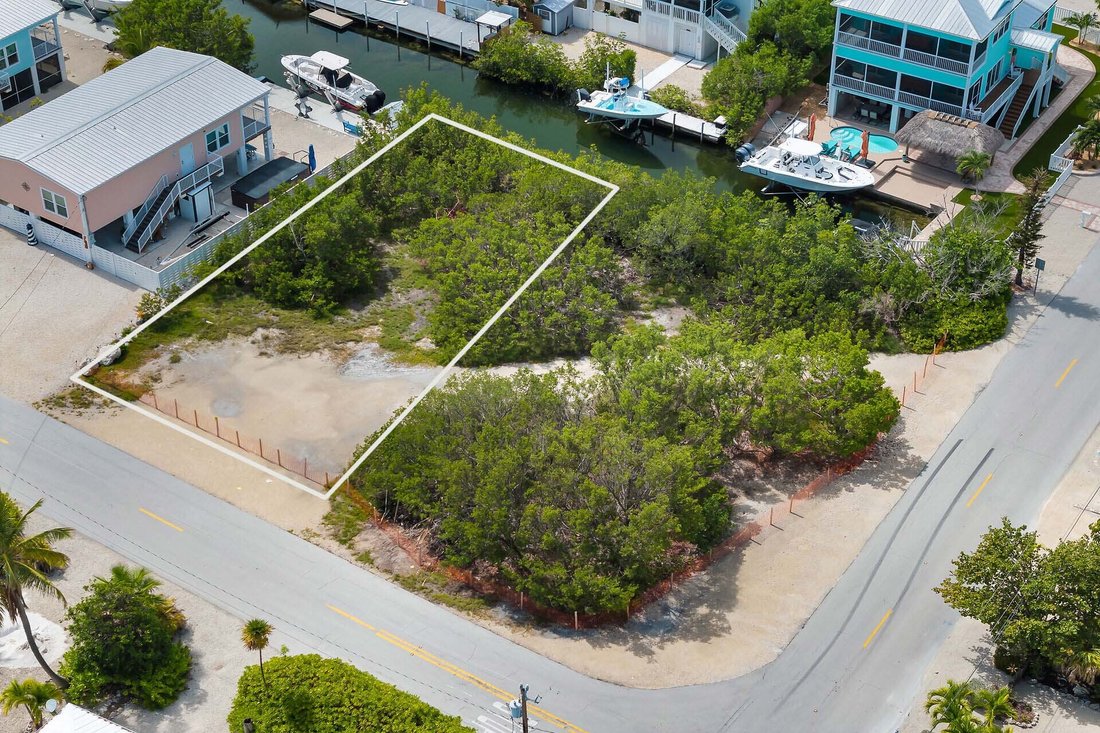 Land in Big Pine Key, Florida, United States 2 - 18359127