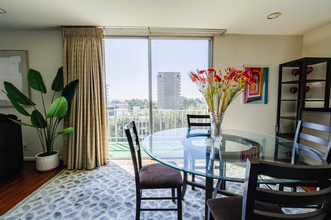 Condo in West Hollywood, California, United States 3 - 18359073