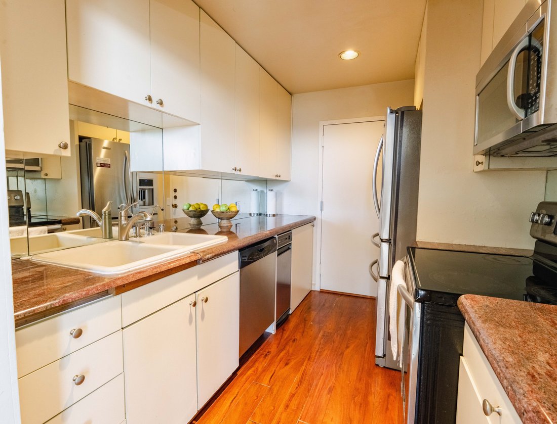 Condo in West Hollywood, California, United States 5 - 18359073
