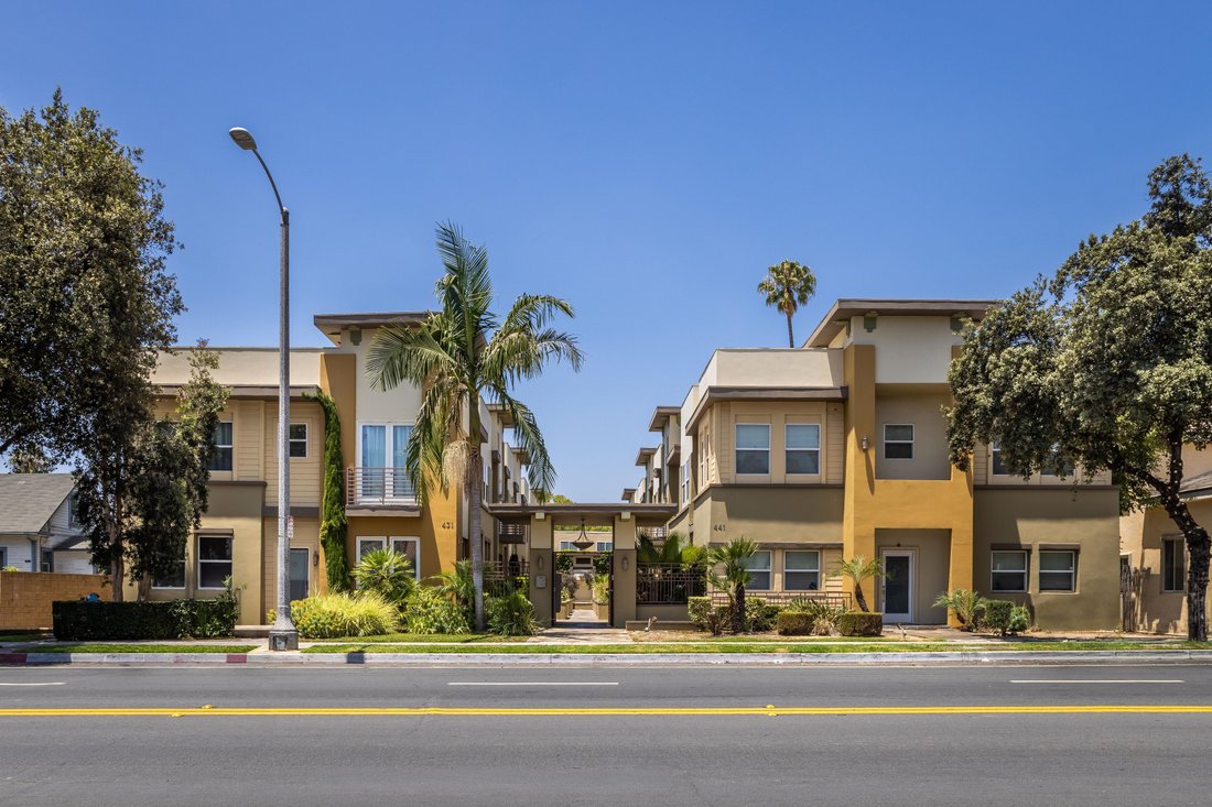Townhouse in Altadena, California, United States 1 - 18359110