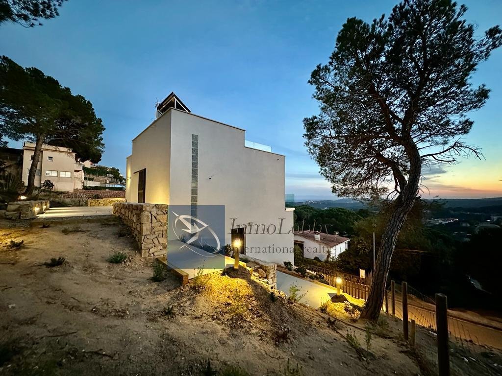 Chalet in Lloret de Mar, Catalonia, Spain 2 - 18351122