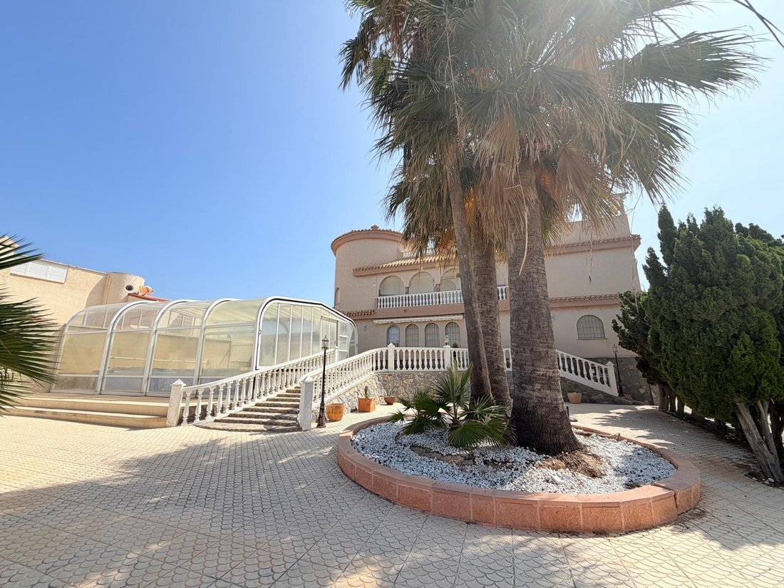 Villa in La Manga del Mar Menor, San Javier, Región de Murcia 3 - 18359052