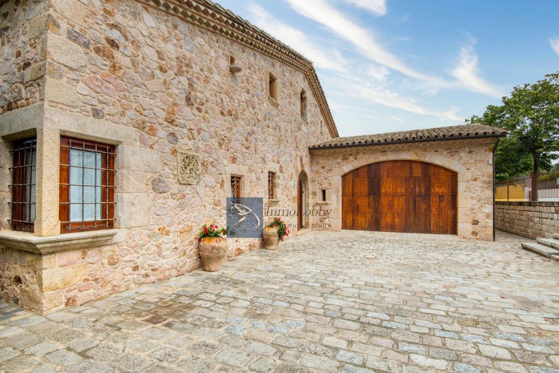 Chalet in Sant Feliu de Guixols, Catalonia, Spain 3 - 18351074