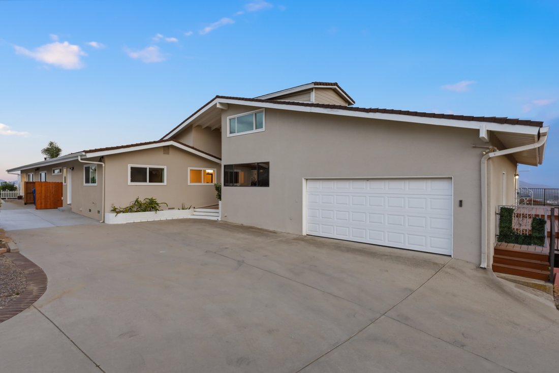 Camarillo, California, United States 3 - 18359065