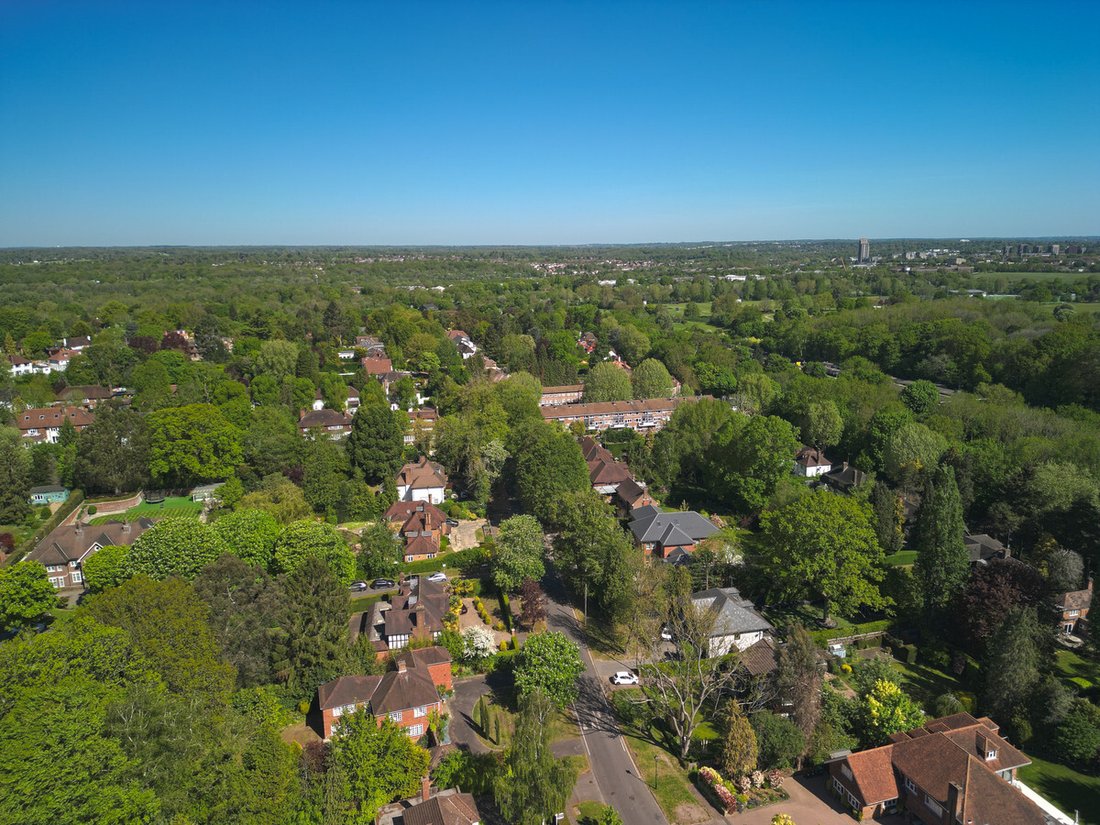 House in Ducks Hill, Hillingdon, England 5 - 18358401