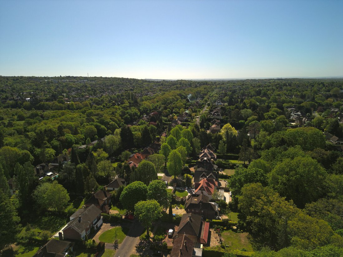 House in Ducks Hill, Hillingdon, England 2 - 18358401