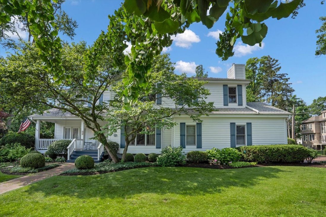 House in Glen Ellyn, Illinois, United States 2 - 18358801